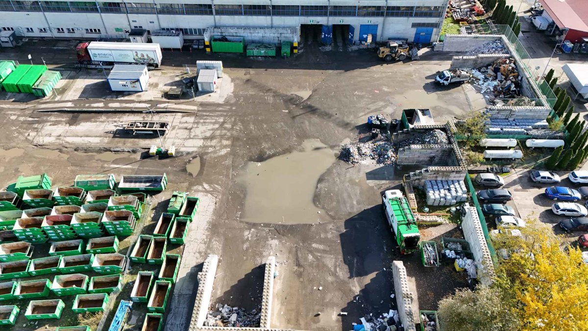 Drone 3d model of Climatek Network Sp z o Eneris Surowce in Fabryczna Aerial drone 3d model in Wrocław, Wojewodztwo Dolnoslaskie, PL