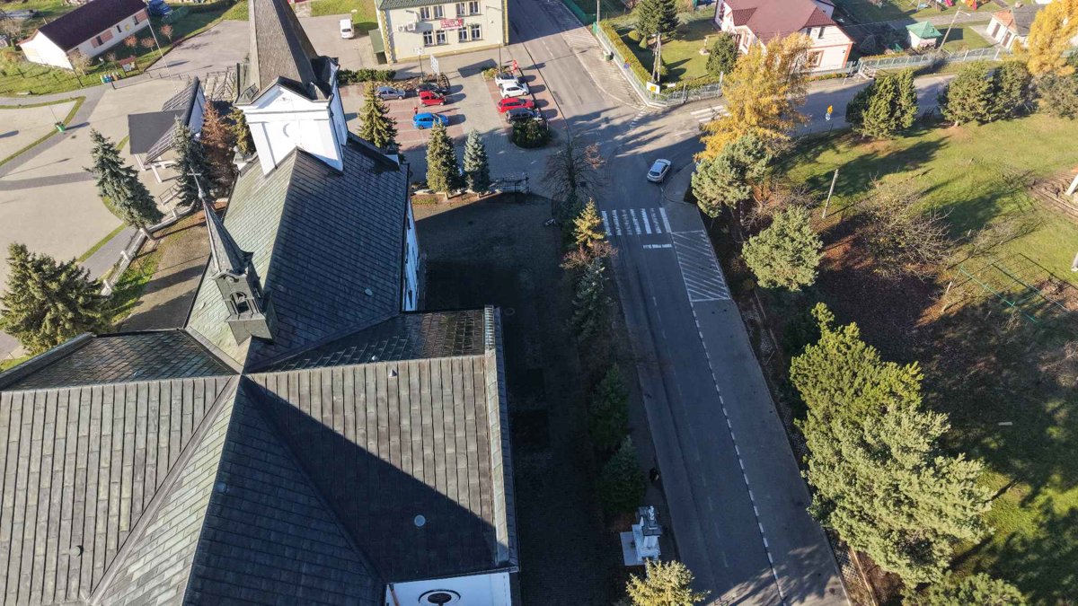 Drone 3d model of Parafia Parking in w rzezawie Aerial drone 3d model in Rzezawa, Wojewodztwo Ma Opolskie, PL