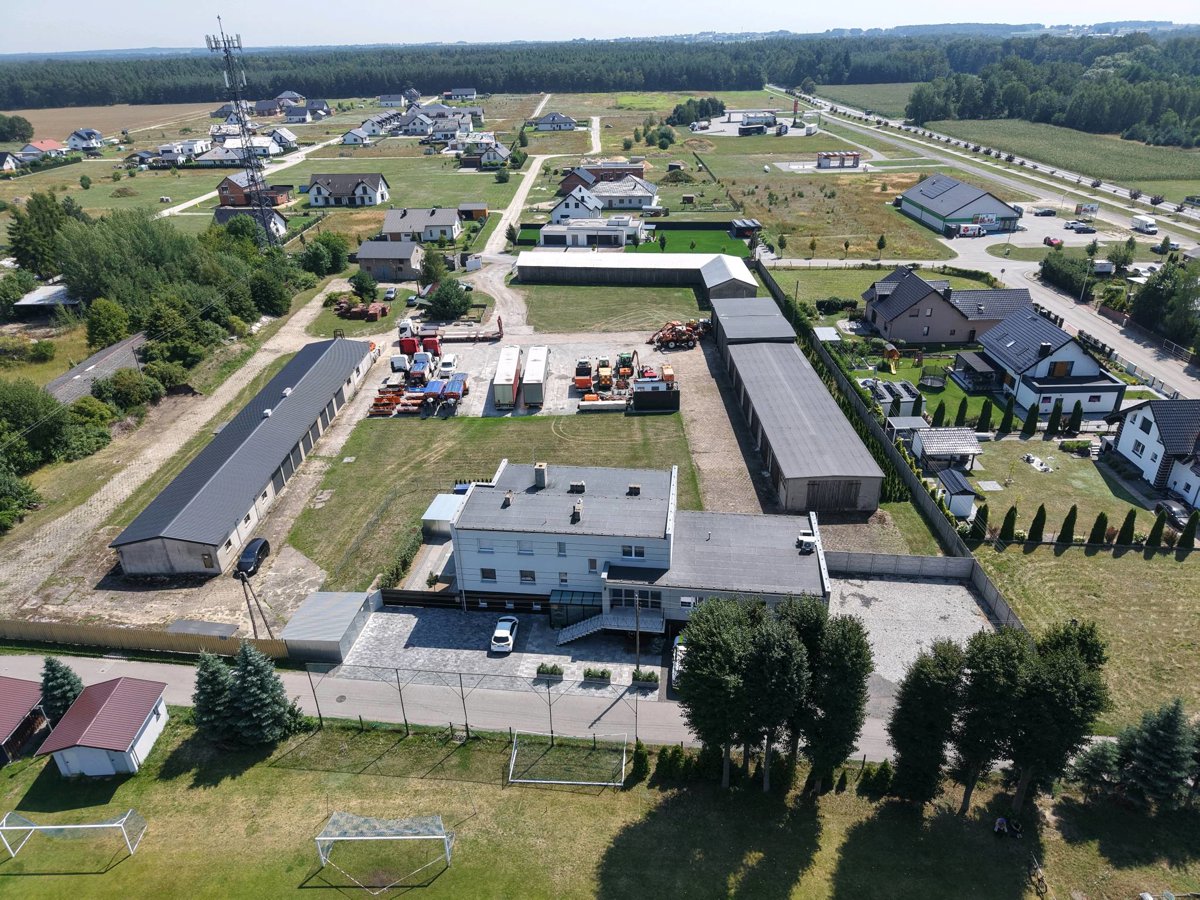 Thumbnail preview for 3D Drone Model of Mówisz Masz Boisko Ks Rybak in Ciasna, Województwo śląskie, Poland