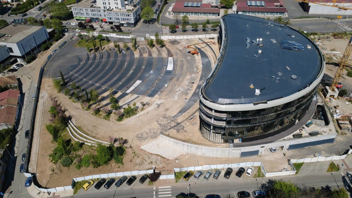 Drone 3d model of Emídio Navarro Futuras instalações da CM Aerial drone 3d model in Valongo, Porto District, PT
