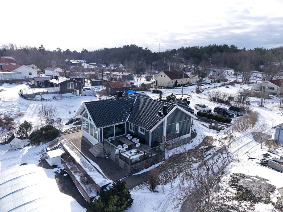 Drone 3d model of Sea view chalet in sea view chalet Aerial drone 3d model in , Vastra Gotaland County, SE