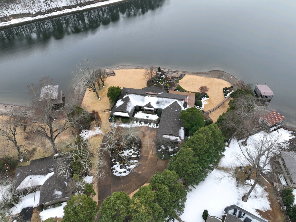 Drone 3d model of The Lake House at Sunset Bay Overlooking Hamilton Middle of everything Aerial drone 3d model in Hot Springs, Ar, US