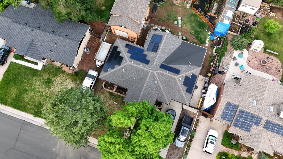 Drone 3d model of Catalyst Art Solutions Large remodeled home with 5 bedrooms 4 king bed Five Bedroom House in s broadway Aerial drone 3d model in Centennial, Co, US
