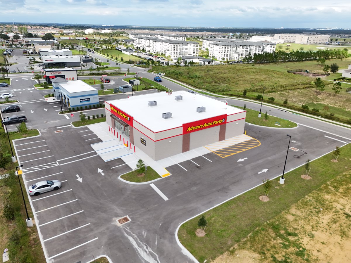 Drone 3d model of Scooter s Coffee Strickland Brothers 10 Minute Oil Change in exit realty 4corners Aerial drone 3d model in Davenport, Fl, US