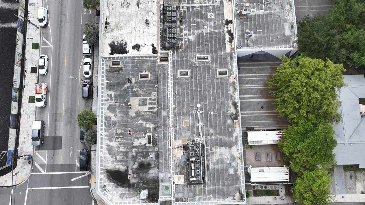 Drone 3d model of Paradise Found Foot Locker in Wynwood Art District Aerial drone 3d model in Miami, Fl, US