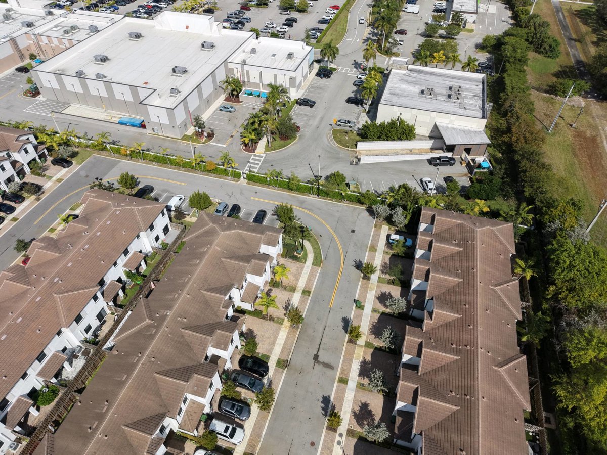 Drone 3d model of Aaron Consultants Villa Vie Residences in at 16000 pines Aerial drone 3d model in Pembroke Pines, Fl, US