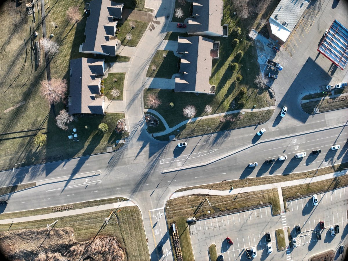 Drone 3d model of Natural Health Chiropractic and Acupuncture Heartland Tire Auto in pt dpt Aerial drone 3d model in Ankeny, Ia, US