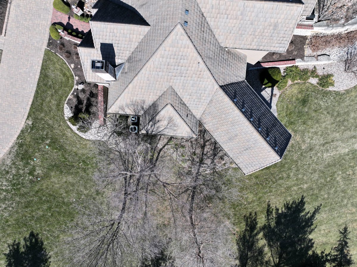 Drone 3d model of Apt in Beautiful OvPark located the newly developed Village at Mission Farms in Mission Farms Aerial drone 3d model in Leawood, Ks, US