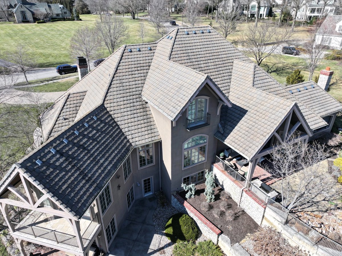 Drone 3d model of Apt in Beautiful OvPark located the newly developed Village at Mission Farms in Mission Farms Aerial drone 3d model in Leawood, Ks, US