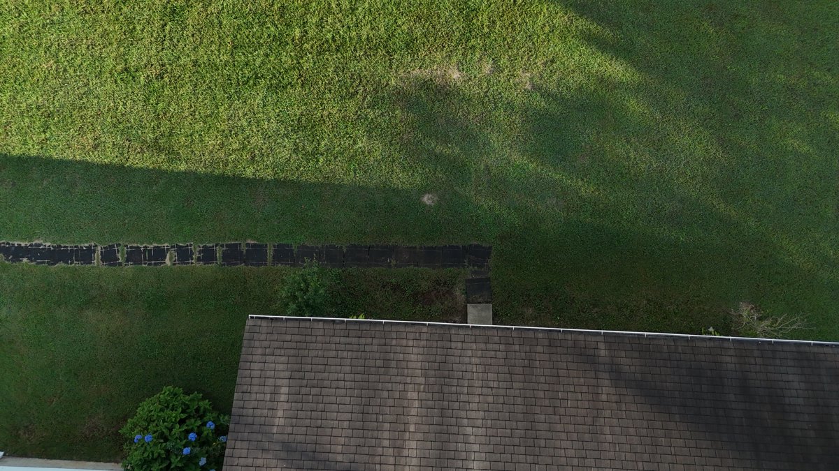 Drone 3d model of D A Automotive White Welding in logan aluminum gate Aerial drone 3d model in Lewisburg, Ky, US