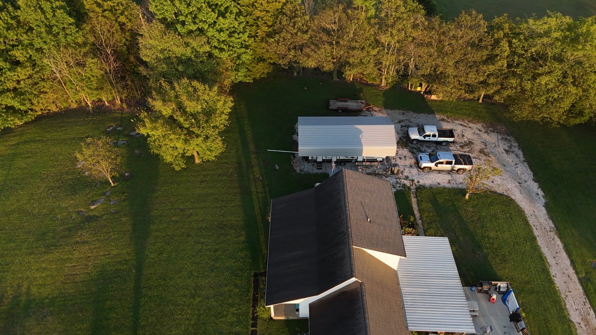 Drone 3d model of D A Automotive White Welding in logan aluminum gate Aerial drone 3d model in Lewisburg, Ky, US