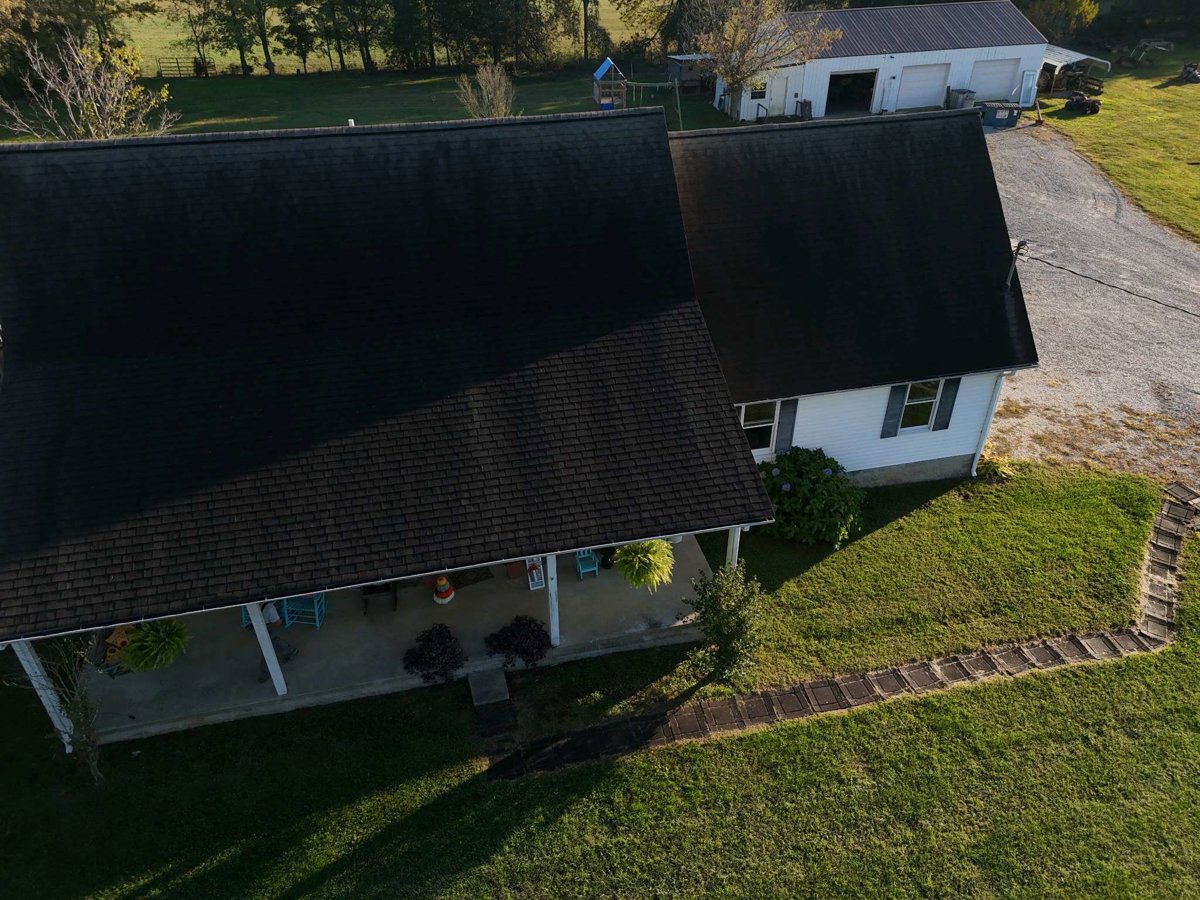 Drone 3d model of D A Automotive White Welding in logan aluminum gate Aerial drone 3d model in Lewisburg, Ky, US