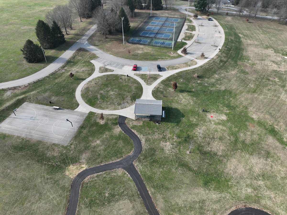 Drone 3d model of ChargePoint Charging Station Charlie Vettiner Pickleball courts in charlie vettiner Aerial drone 3d model in Louisville, Ky, US