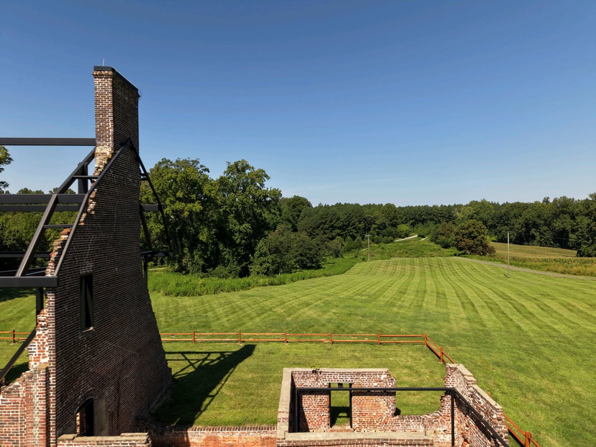 Thumbnail preview for 3D Drone Model of Java S Farm Ruins Tobacco Barn in Edgewater, Maryland, United States