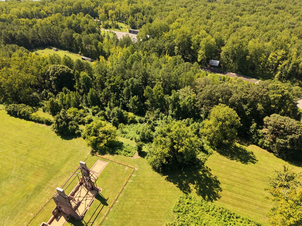 Thumbnail preview for 3D Drone Model of Java S Farm Ruins Tobacco Barn in Edgewater, Maryland, United States