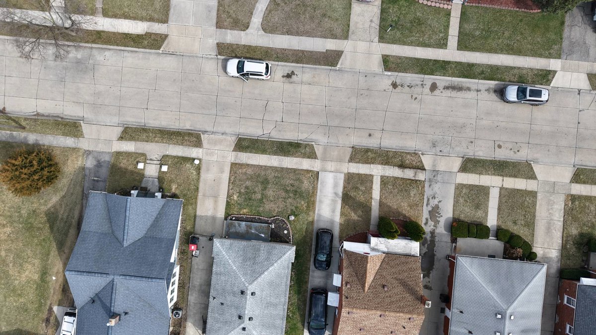 Drone 3d model of 123 Signs Wraps Metro by T Mobile in amazing real estate Aerial drone 3d model in Roseville, Mi, US