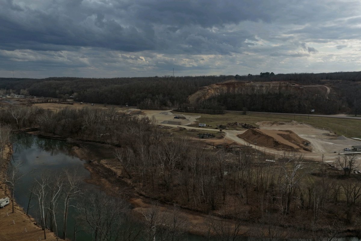 Drone 3d model of The Loop Layover AirBnB Fischer Materials Co in valley mobile homes Aerial drone 3d model in Versailles, Mo, US