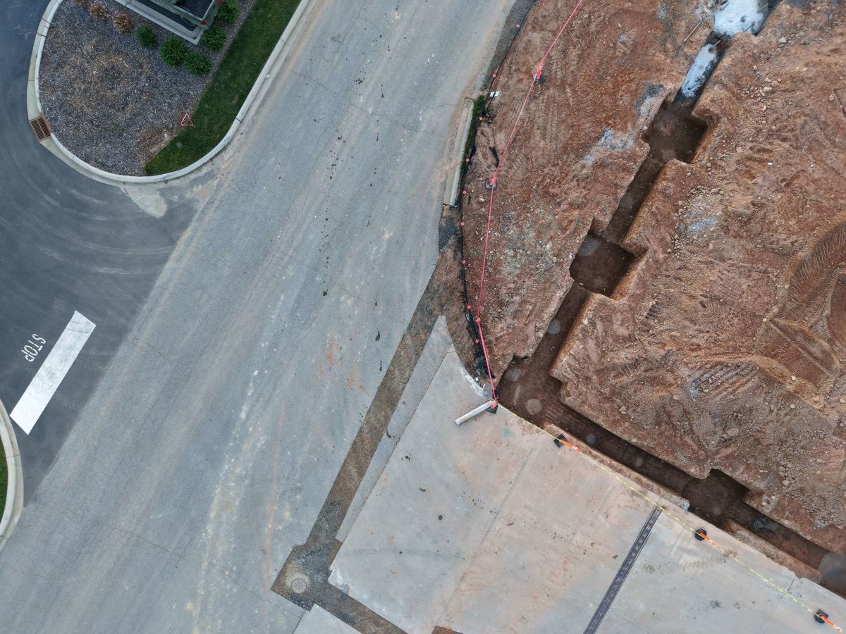 Drone 3d model of System Logistics Vertique ATM Boone s Convenience Corner in Arden Aerial drone 3d model in Buncombe County, Nc, US