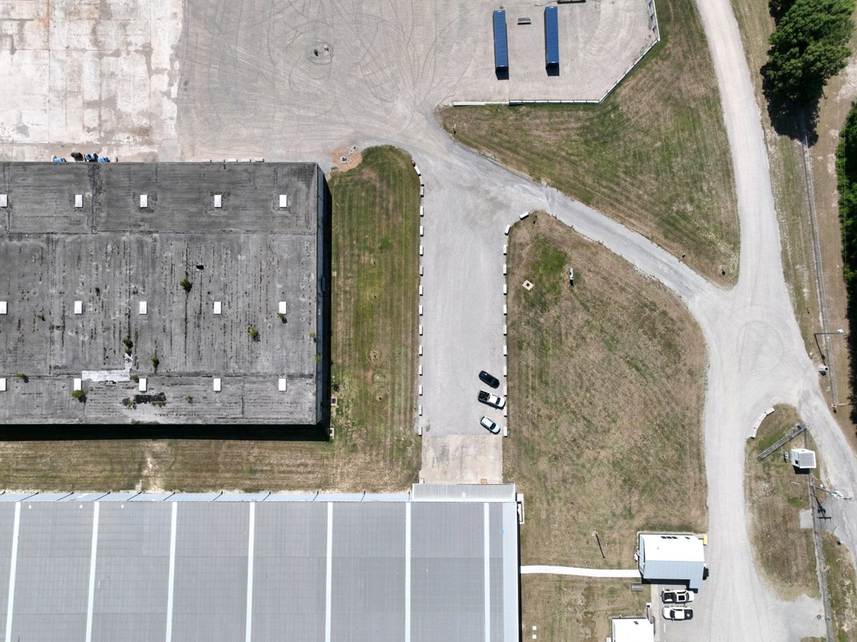 Drone 3d model of Country Store R Merle Bunch Trucking Inc in engine repair Aerial drone 3d model in Edenton, Nc, US