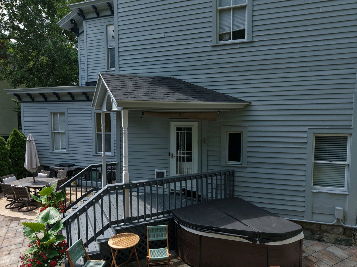 Thumbnail preview for 3D Drone Model of Leather Seal Community Court Hotel in Saratoga Springs, New York, United States
