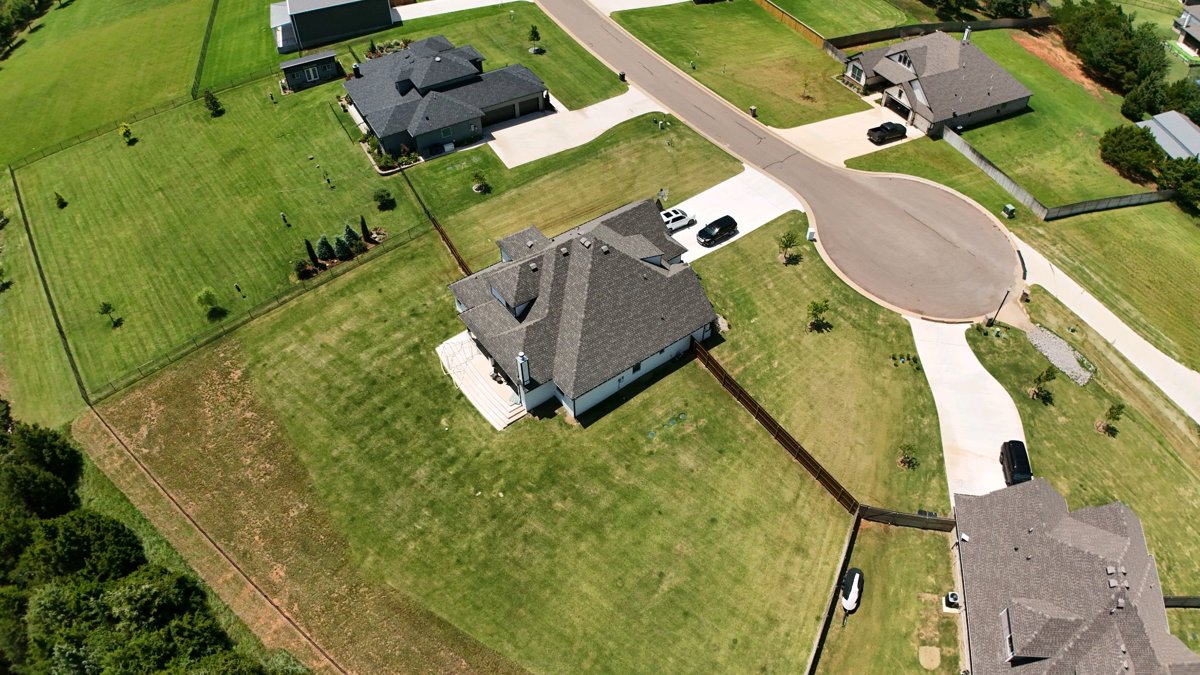 Thumbnail preview for 3D Drone Model of Exclusive Custom Jewelry Prairie Meadows in Edmond, Oklahoma, United States