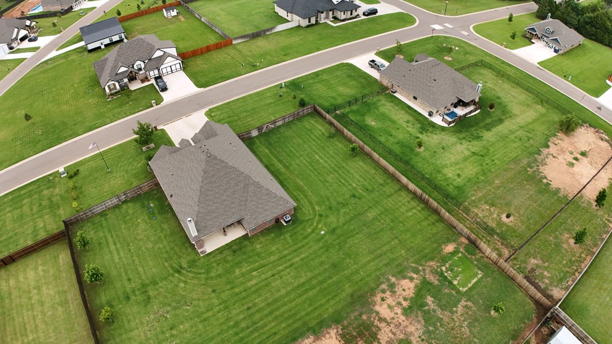 Thumbnail preview for 3D Drone Model of Prairie Meadows Exclusive Custom Jewelry in Edmond, Oklahoma, United States