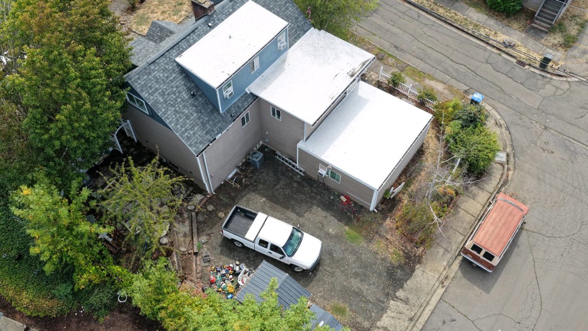 Thumbnail preview for 3D Drone Model of Thompson Park Luxury Full Service Bed And Breakfast You Are The Only Guest In Our Home in Roseburg, Oregon, United States