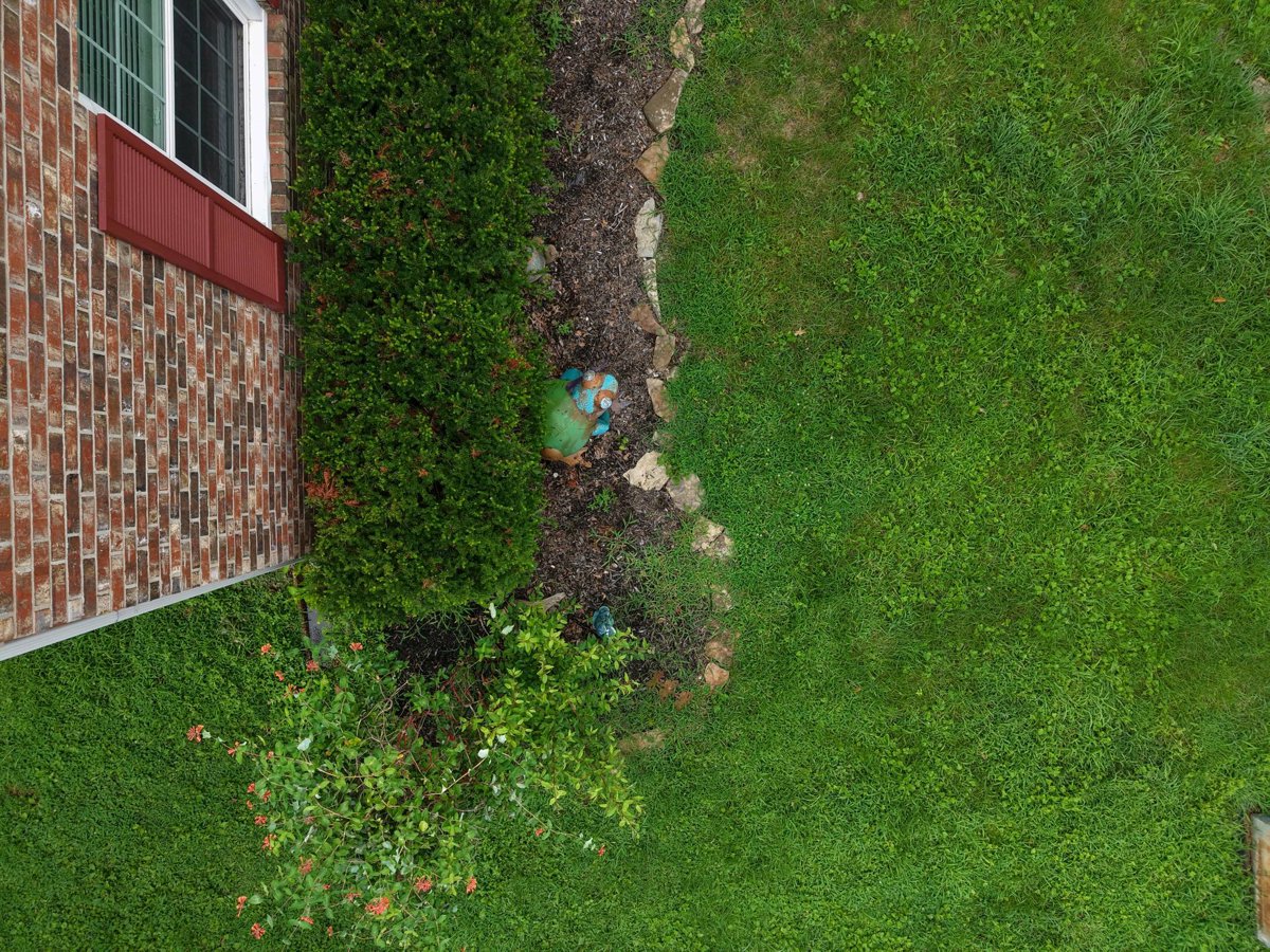 Thumbnail preview for 3D Drone Model of Gloria S Alterations Crew Printing And Promotions in Franklin, Tennessee, United States