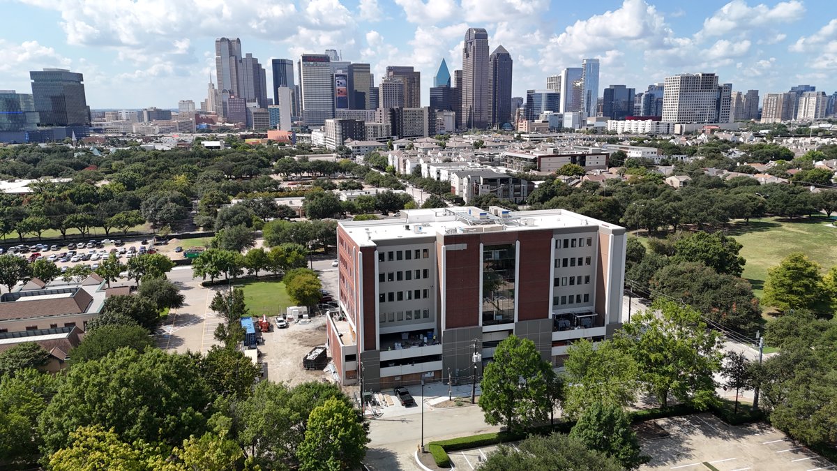 Drone 3d model of Huff Gene C DDS East Women s Health Center in Old East Dallas Aerial drone 3d model in Dallas, Tx, US