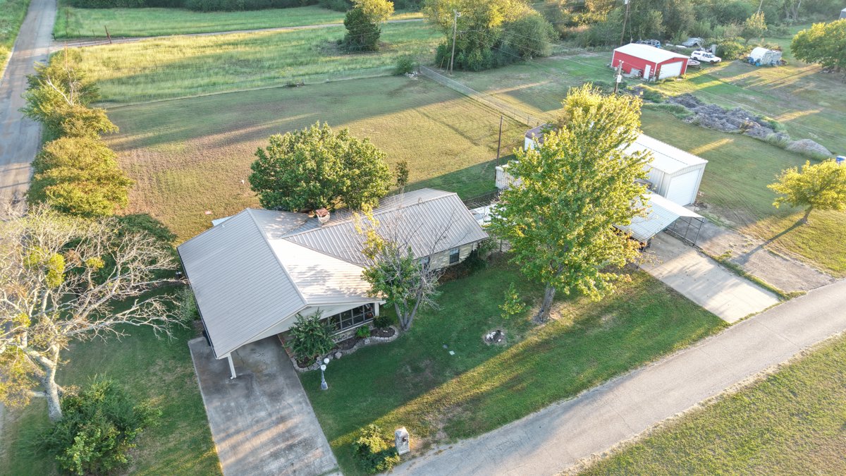Drone 3d model of ToomesLovingCare Lake RV Boat Storage in doc s Aerial drone 3d model in East Tawakoni, Tx, US