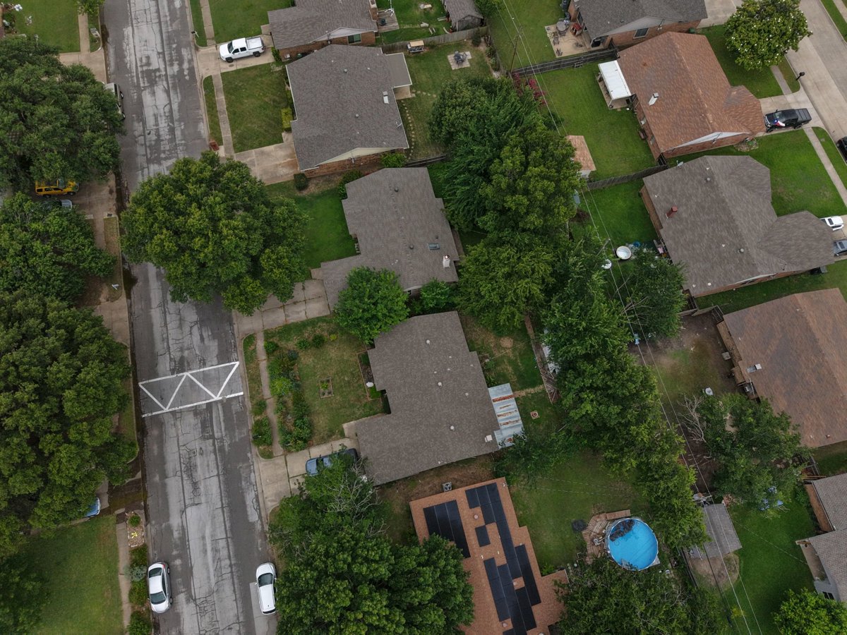 Drone 3d model of Suburban Escape 2 King Beds World Cup in suburban escape 2 Aerial drone 3d model in North Richland Hills, Tx, US