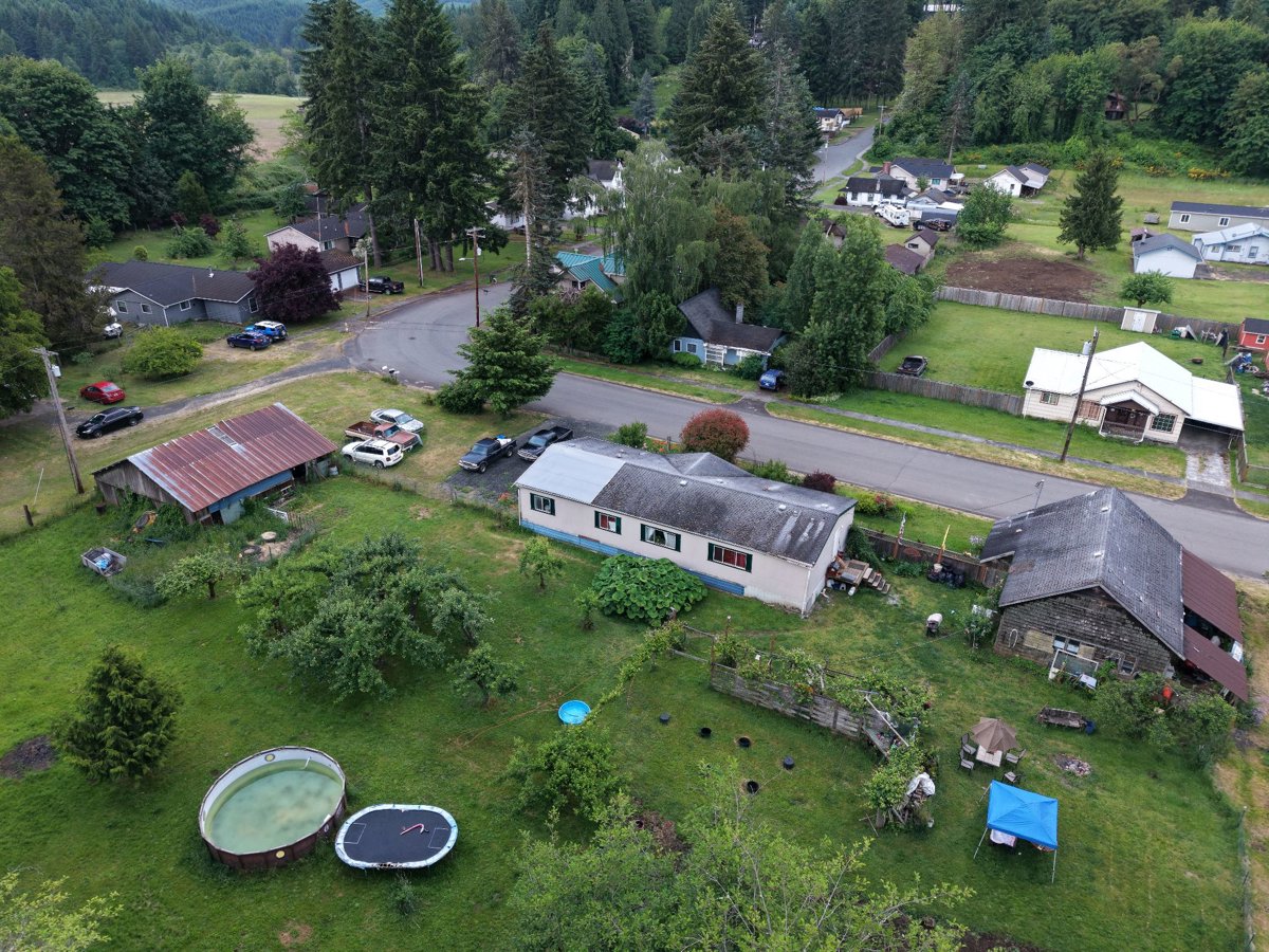 Drone 3d model of Willapa Hills State Park Trail Trailhead The Little Keller Creek Farm Stand Aerial drone 3d model in Pe Ell, Wa, US